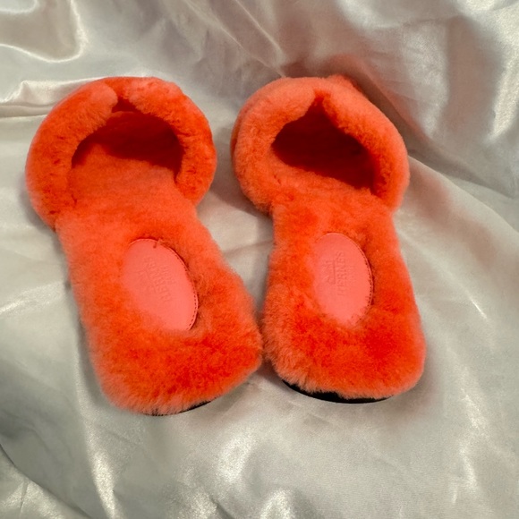 Hermes Shearling Oran Sandals - Picture 5 of 11